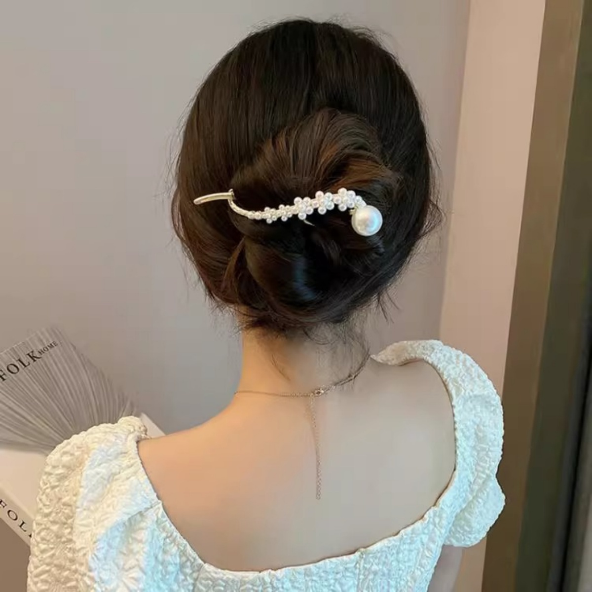 مشبك شعر لؤلؤي لامع أنيق للنسا - مراجعة Korean Lifestyle & Kids Boutique وسعره