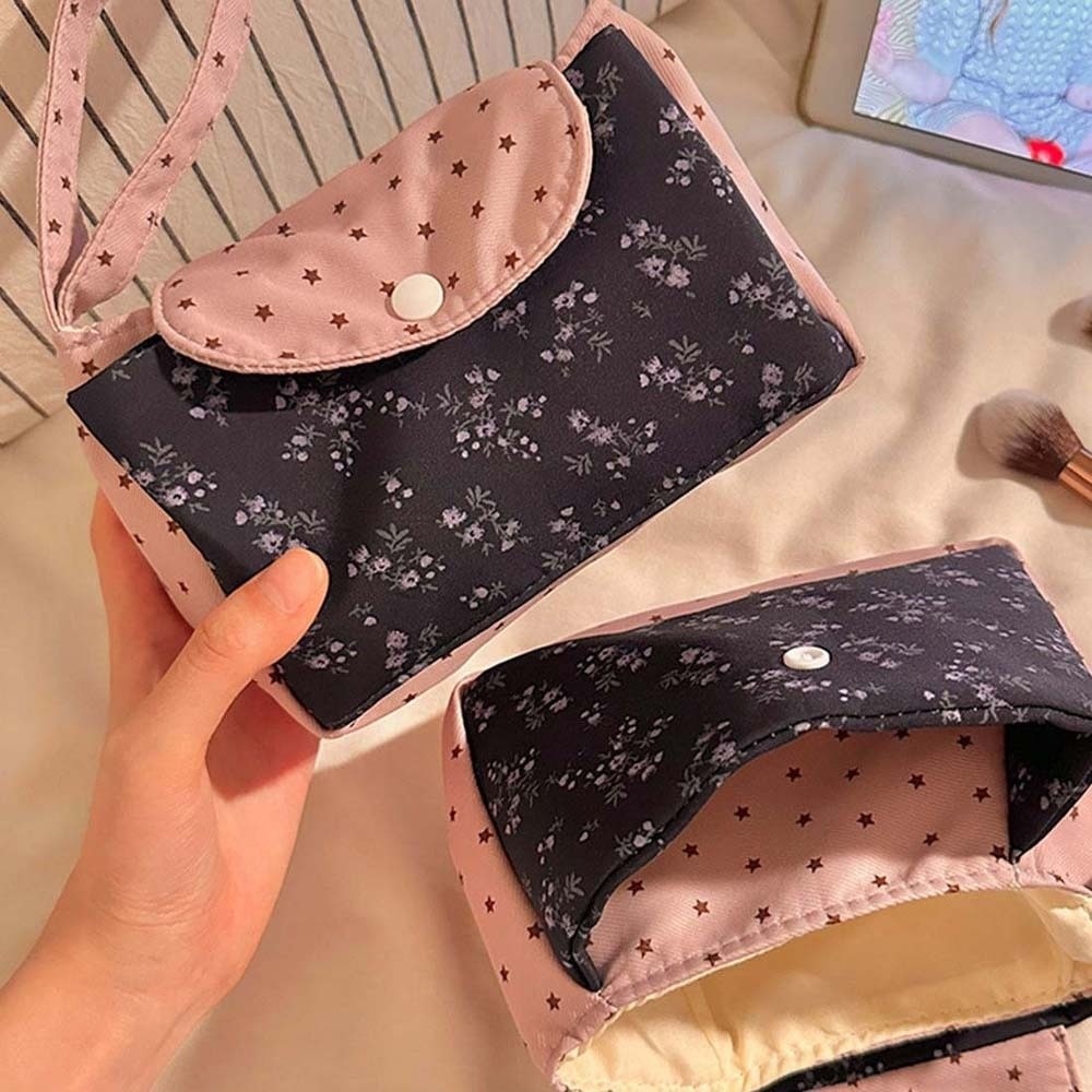 حقيبة مكياج بنقشة زهور أرجواني - مراجعة Korean Lifestyle & Kids Boutique وسعره